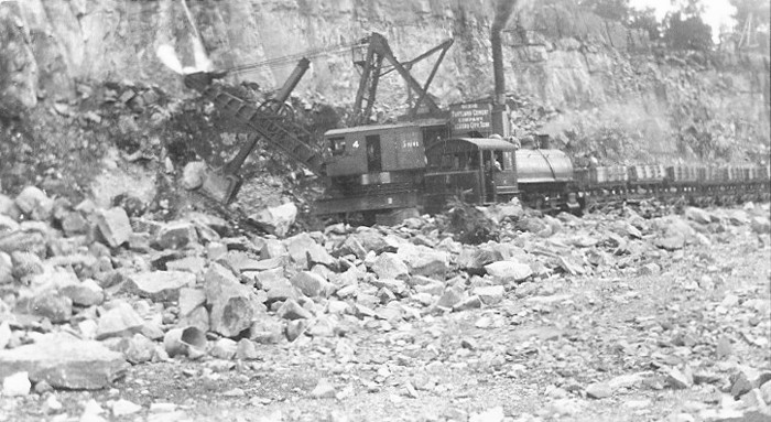 Dixie Portland Cement quarry, Richard City