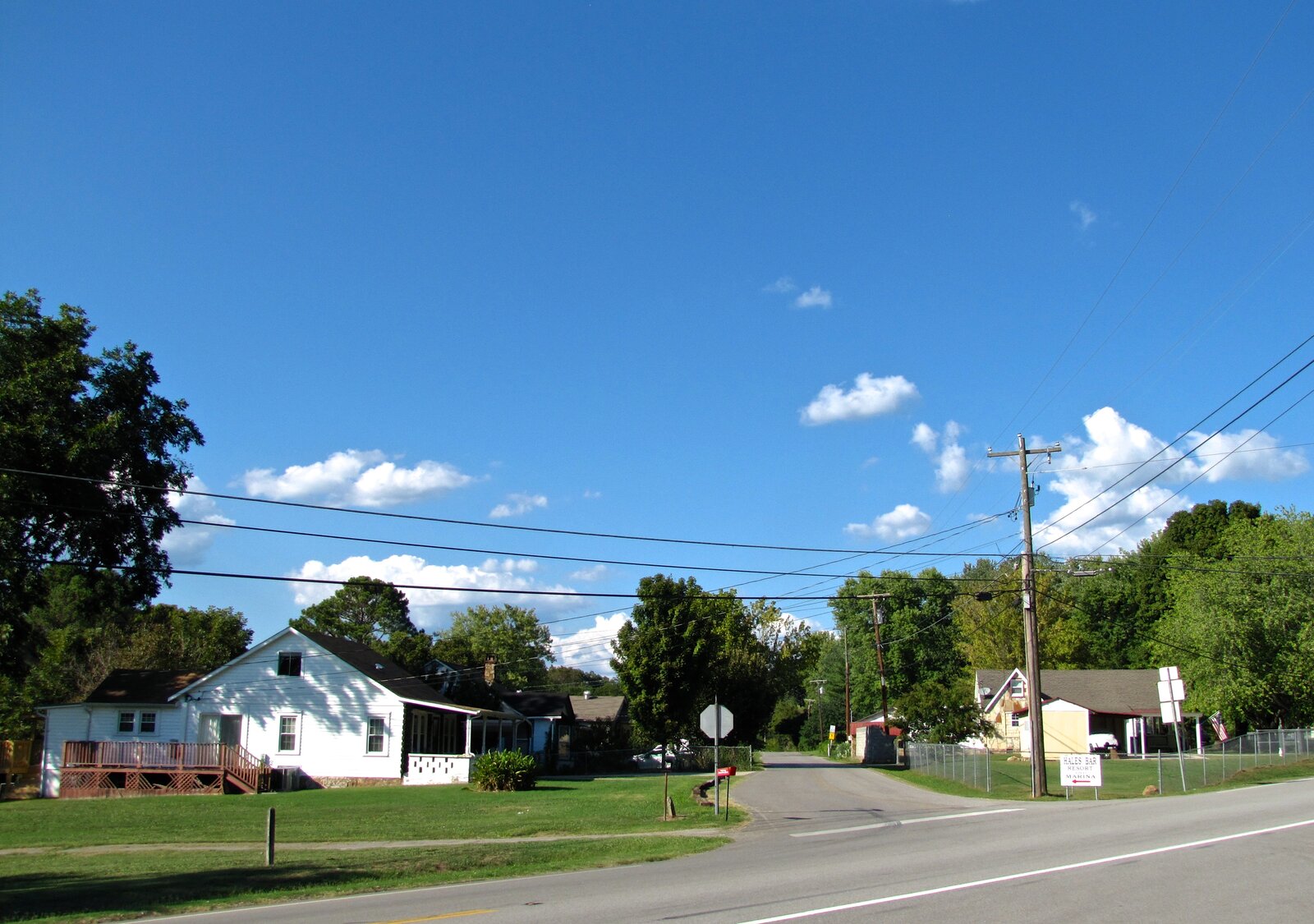 Houses along Hales Bar Road in the Haletown area of Marion County, Tennessee, across the river from the former Ladd village site