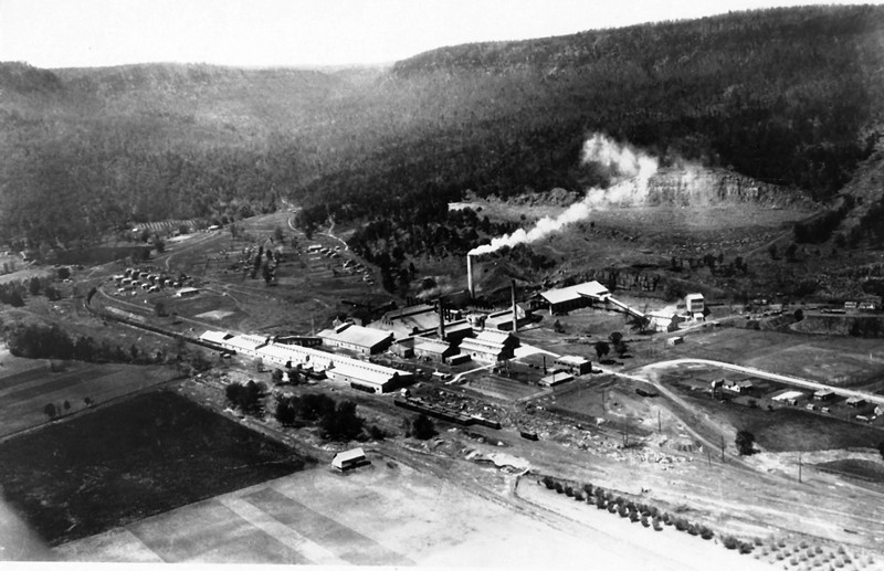Aerial view of the Penn-Dixie Cement plant at Richard City