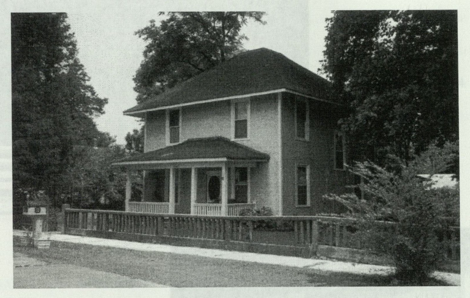 Four Square home, Richard City