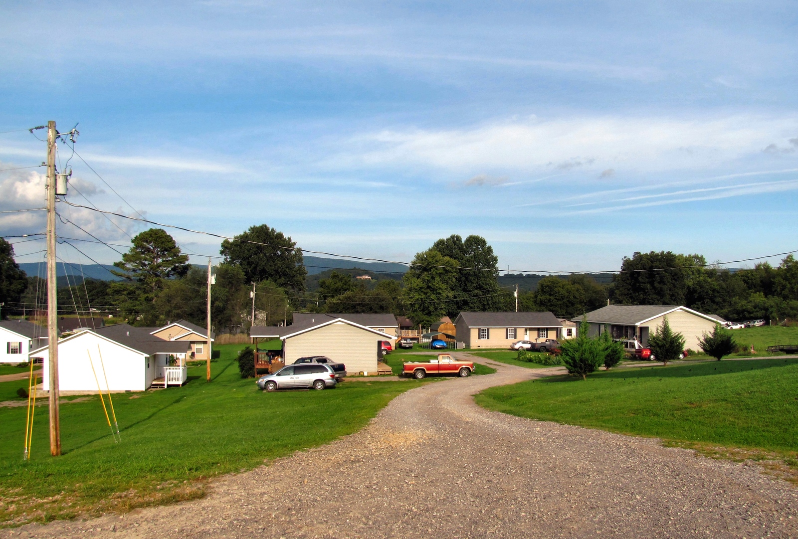 Sequatchie Valley community houses